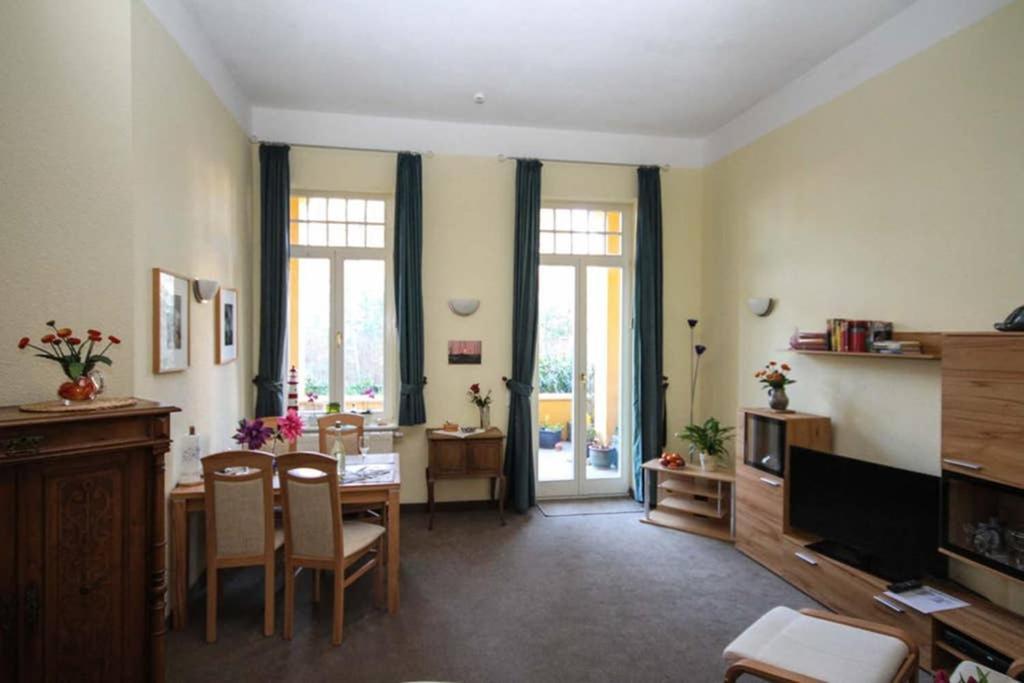 Kuehlungsborn Ferienwohnung Sonnenresidenz คูล็องสบอร์น ภายนอก รูปภาพ